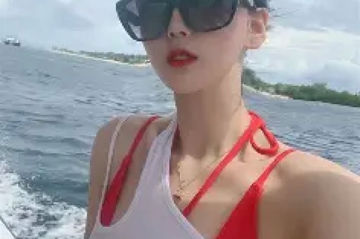 网红丹丹再翻车!印度火车没座位被她夸成一家团圆神设计！